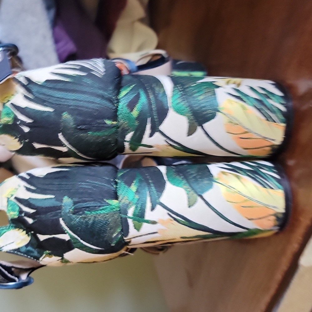 Stuart Weitzman Multicolor Floral Platform Sandals - Picture 8 of 14